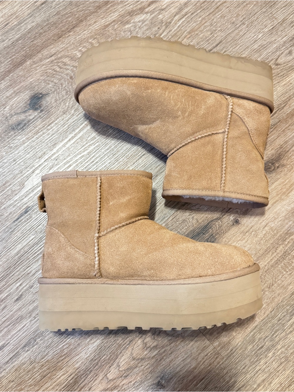 UGG Womens Classic Mini Platform Boots - Chestnut Brown - Picture 1 of 5